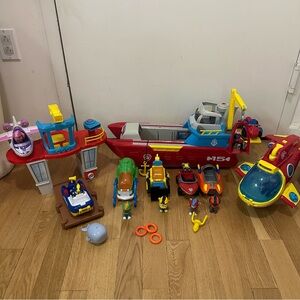 Paw Patrol Sea Patroller and Submarine Playset